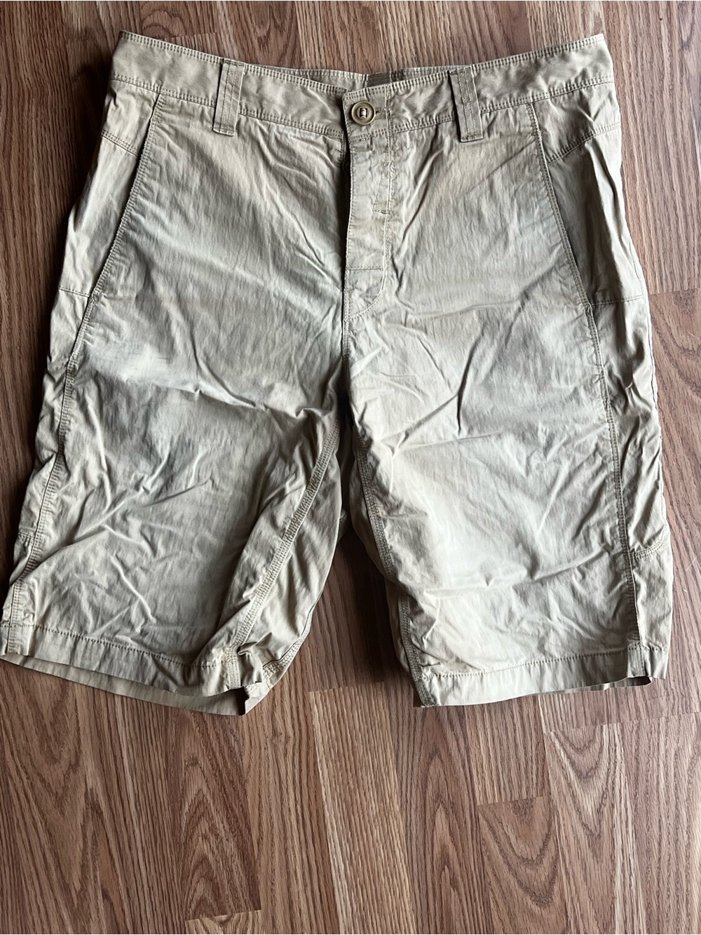 The North Face Men's Tan Flat-Front Shorts - Size 34